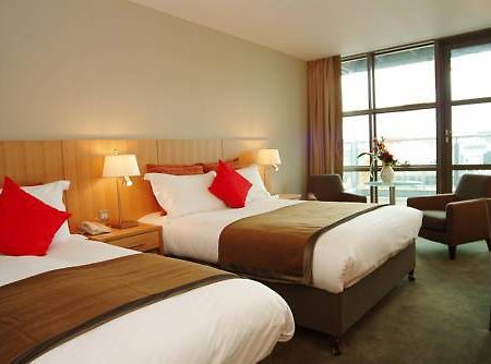Clarion Hotel Suites Limerick Room photo
